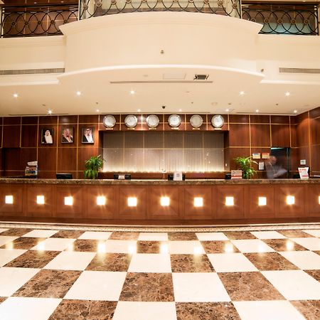 คราวน์ พลาซา อัล โคบาร์ Hotel อัลโคห์บาร์ ภายนอก รูปภาพ The lobby of the hotel