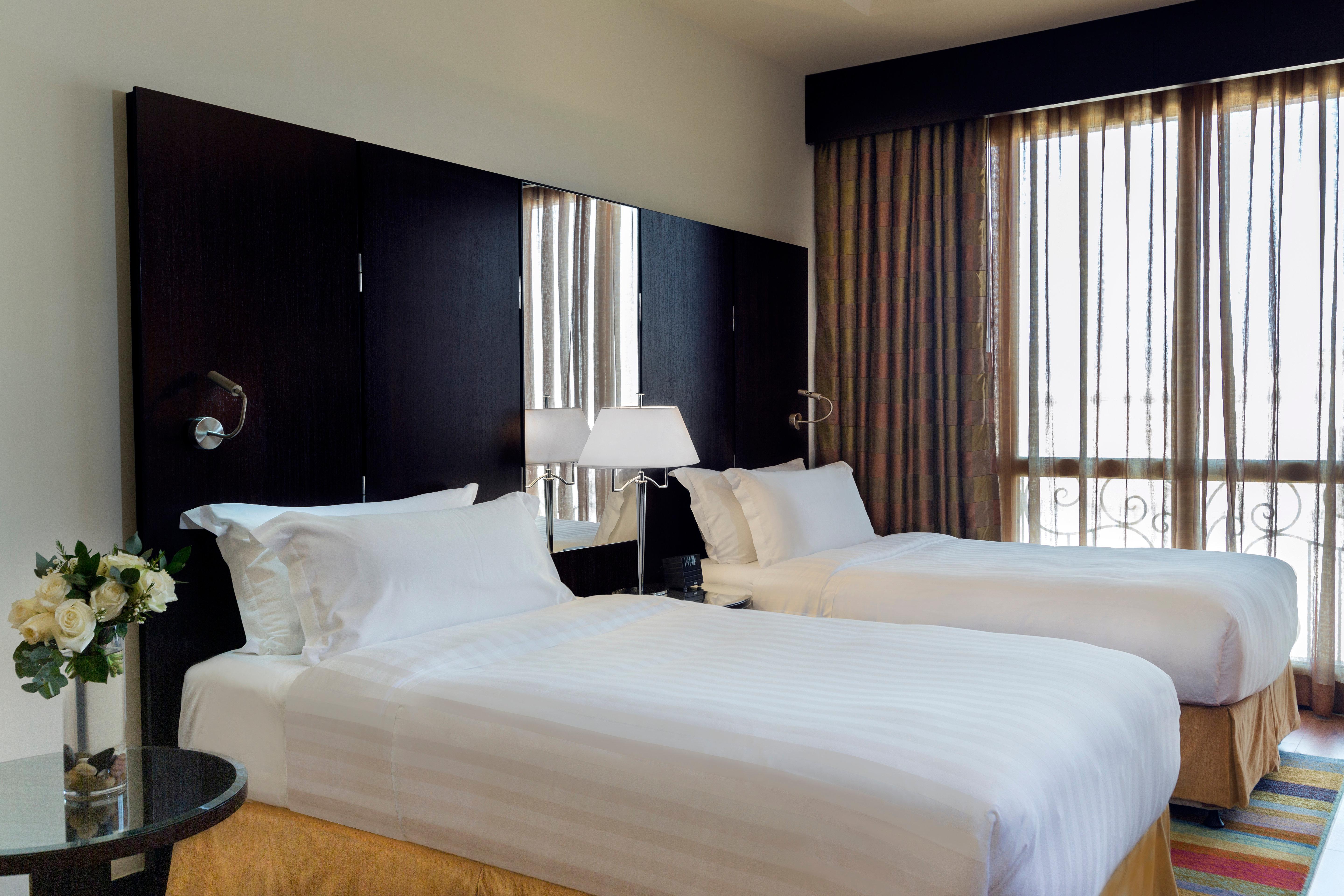 คราวน์ พลาซา อัล โคบาร์ Hotel อัลโคห์บาร์ ภายนอก รูปภาพ A bedroom at the hotel