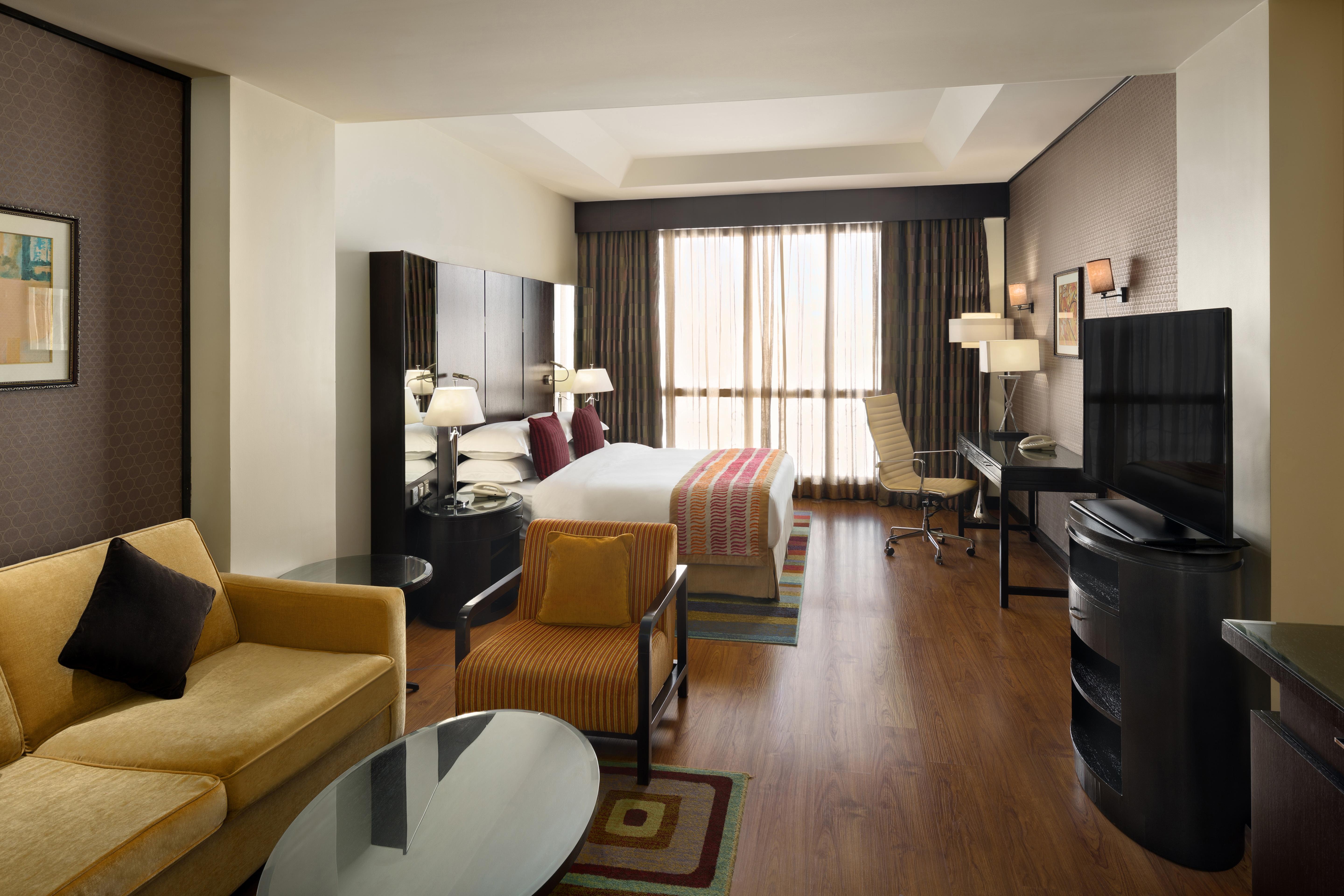 คราวน์ พลาซา อัล โคบาร์ Hotel อัลโคห์บาร์ ภายนอก รูปภาพ A room at the hotel