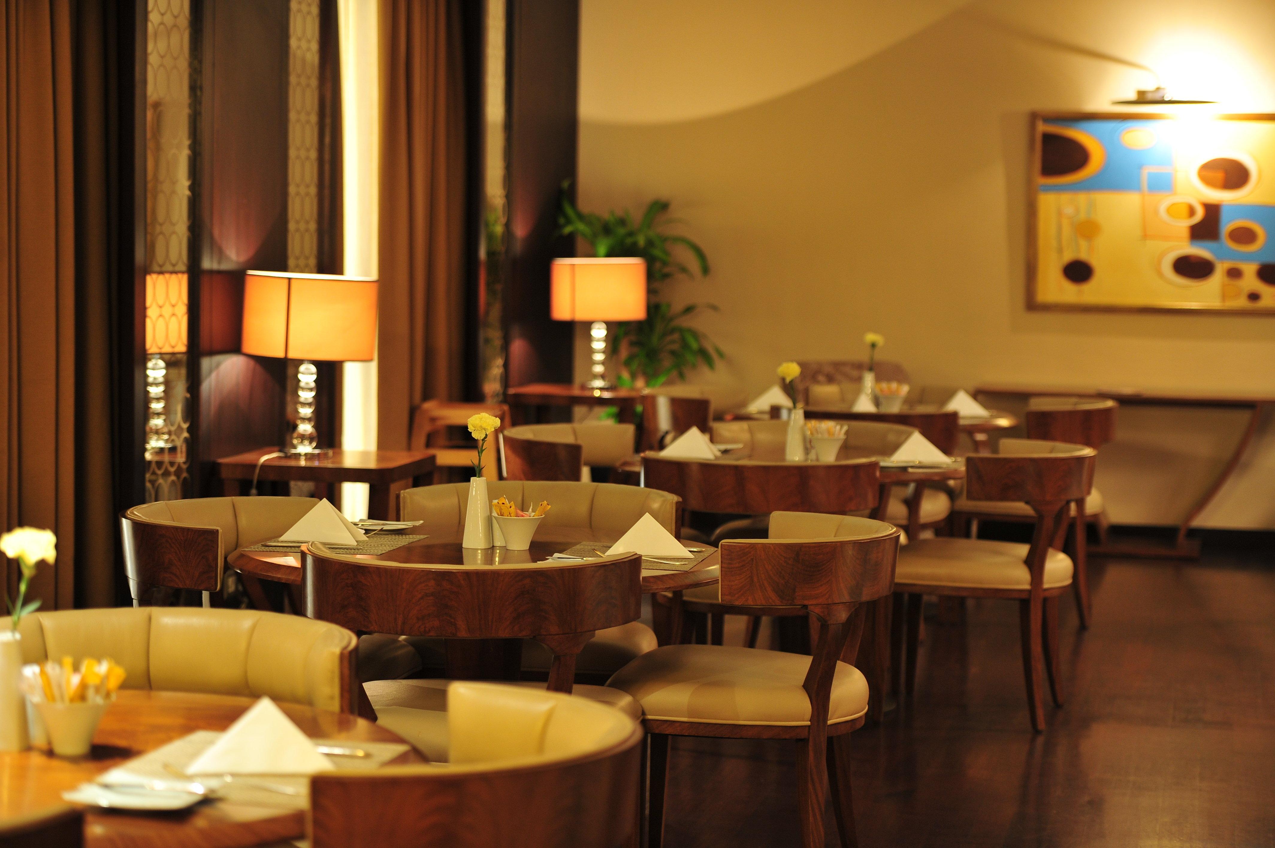 คราวน์ พลาซา อัล โคบาร์ Hotel อัลโคห์บาร์ ภายนอก รูปภาพ The interior of the restaurant