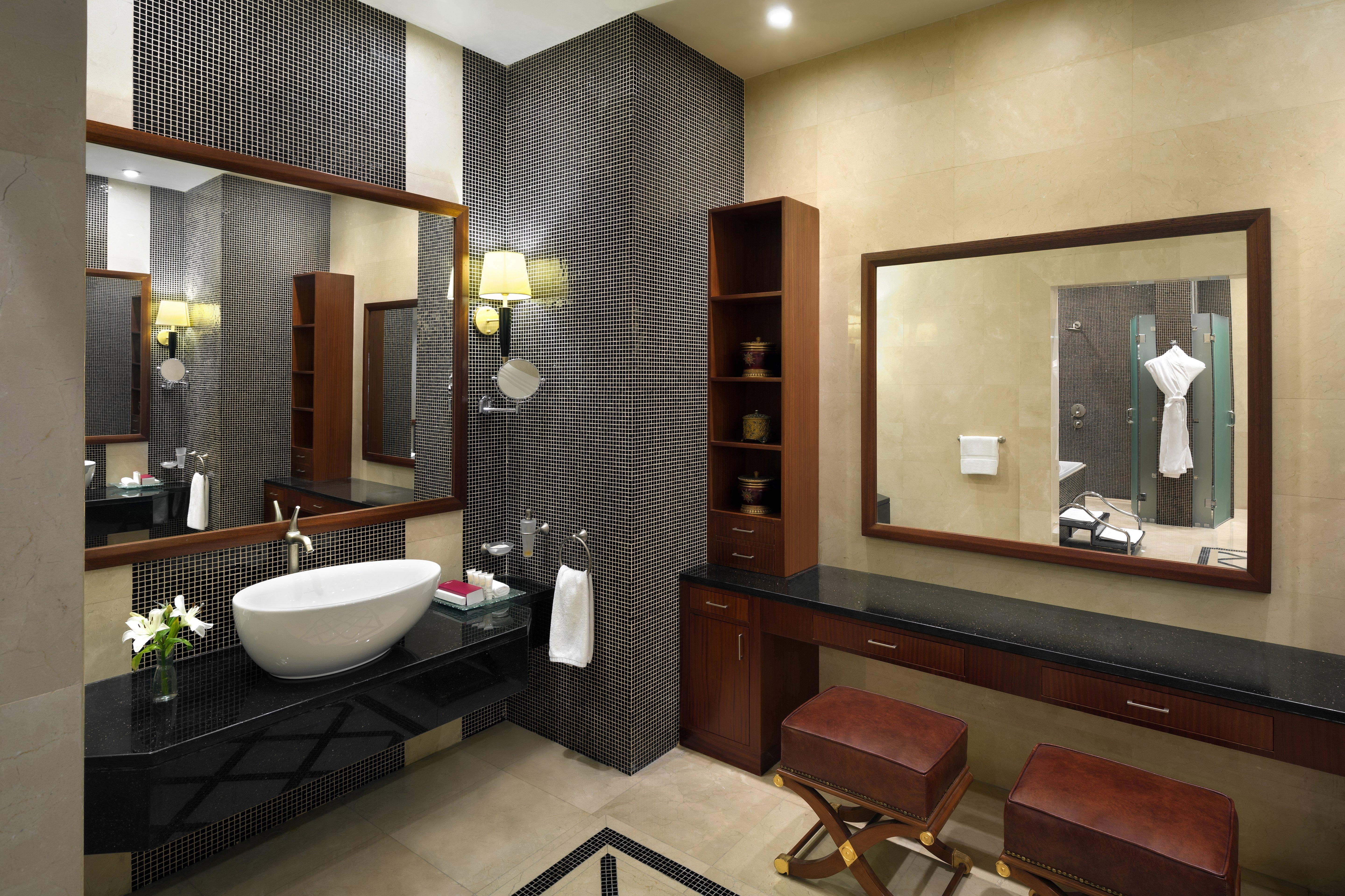 คราวน์ พลาซา อัล โคบาร์ Hotel อัลโคห์บาร์ ภายนอก รูปภาพ Bathroom