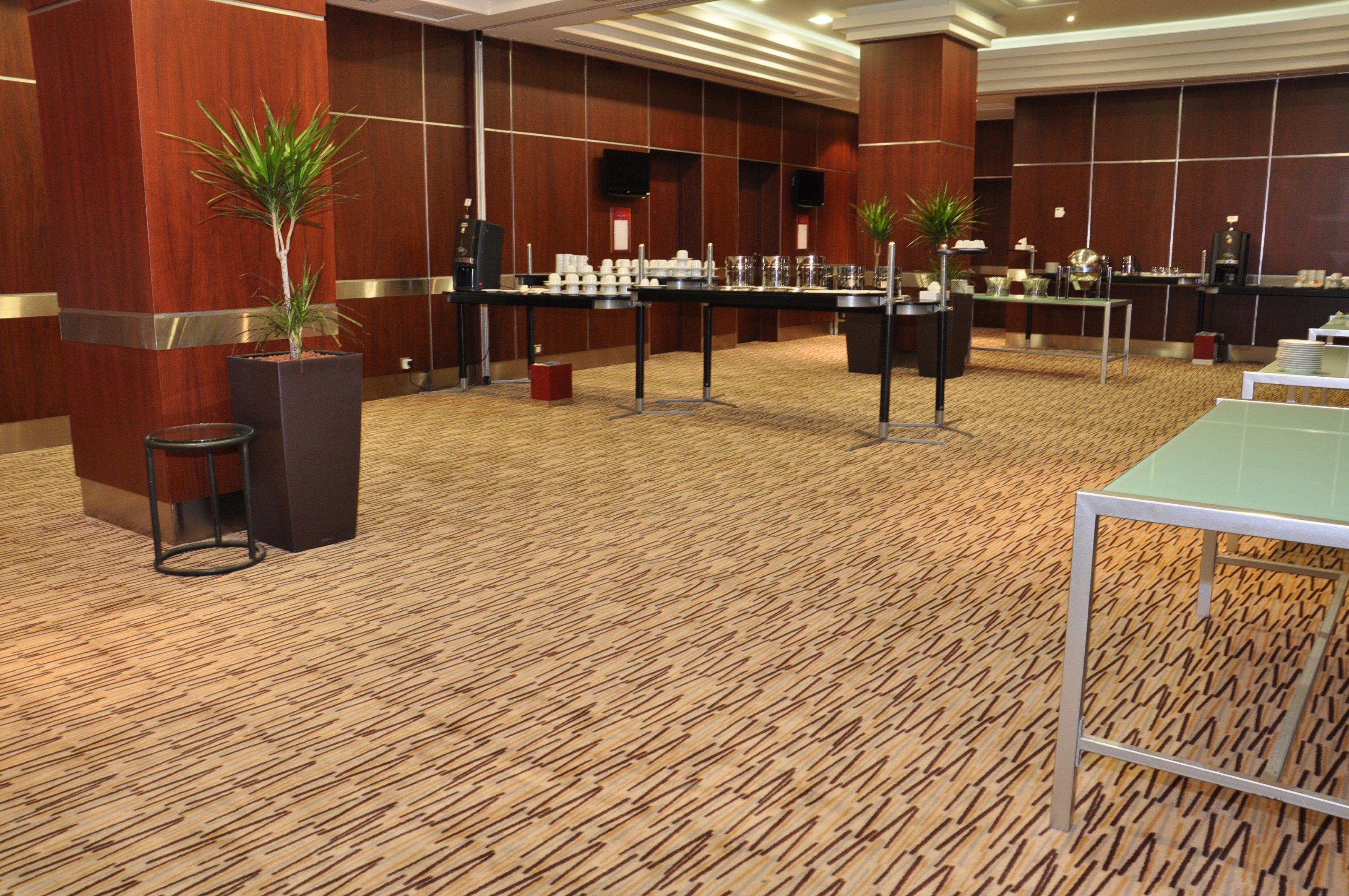 คราวน์ พลาซา อัล โคบาร์ Hotel อัลโคห์บาร์ ภายนอก รูปภาพ A carpet floor
