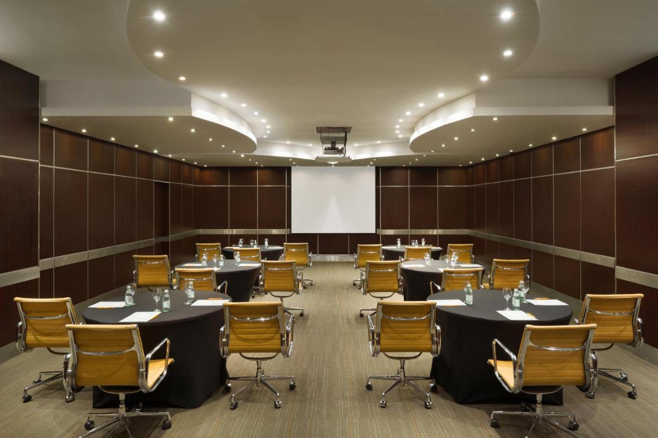คราวน์ พลาซา อัล โคบาร์ Hotel อัลโคห์บาร์ ภายนอก รูปภาพ Meeting room