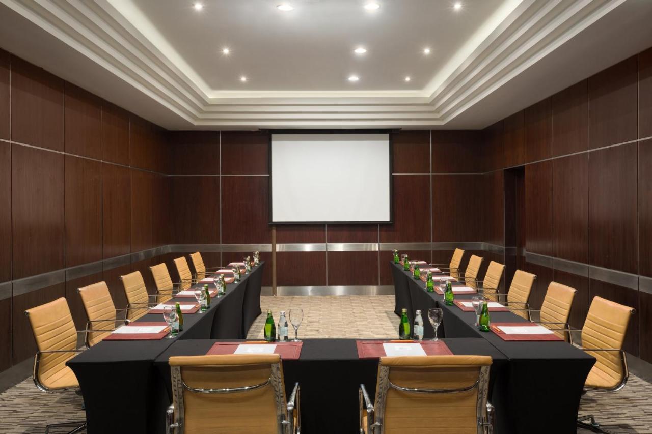 คราวน์ พลาซา อัล โคบาร์ Hotel อัลโคห์บาร์ ภายนอก รูปภาพ Meeting room