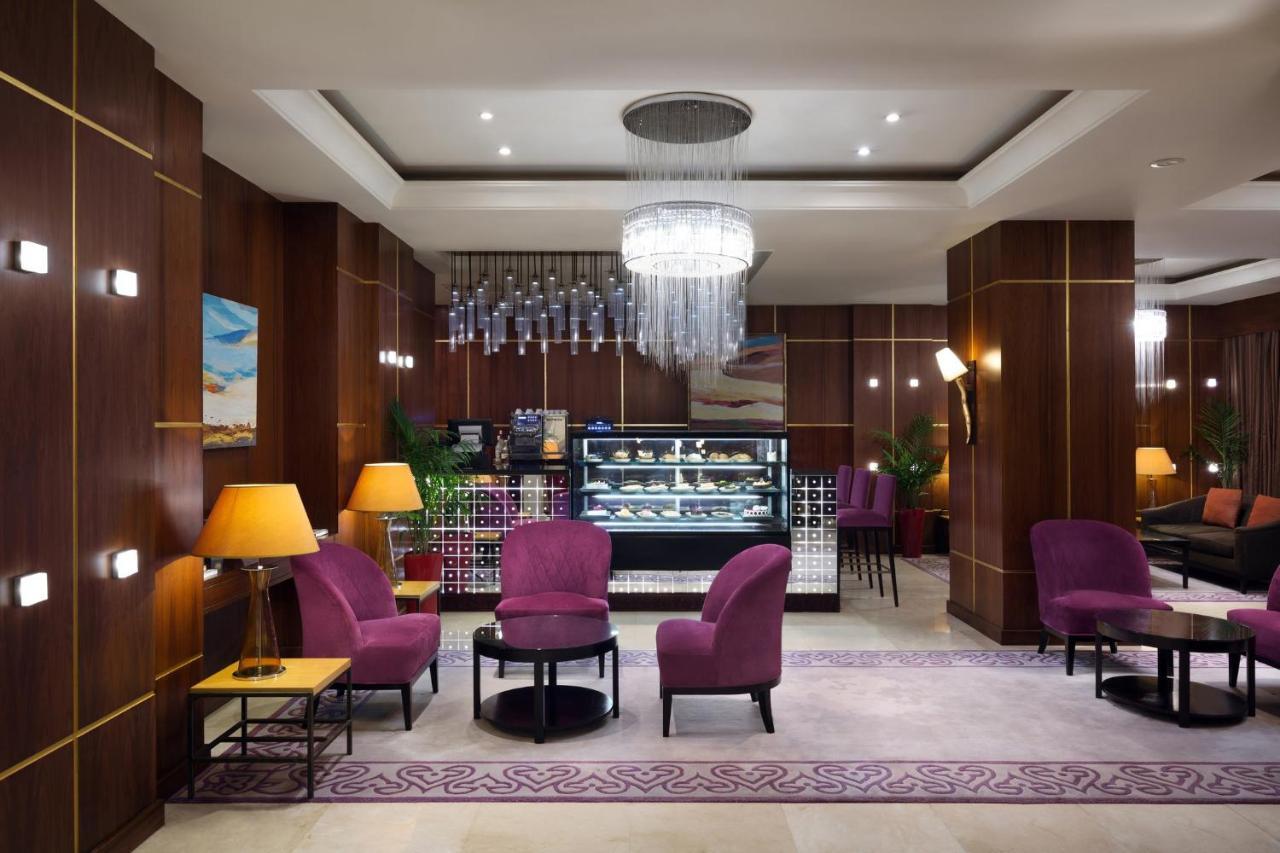 คราวน์ พลาซา อัล โคบาร์ Hotel อัลโคห์บาร์ ภายนอก รูปภาพ The lobby
