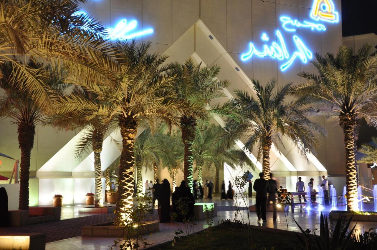คราวน์ พลาซา อัล โคบาร์ Hotel อัลโคห์บาร์ ภายนอก รูปภาพ The main entrance of the museum