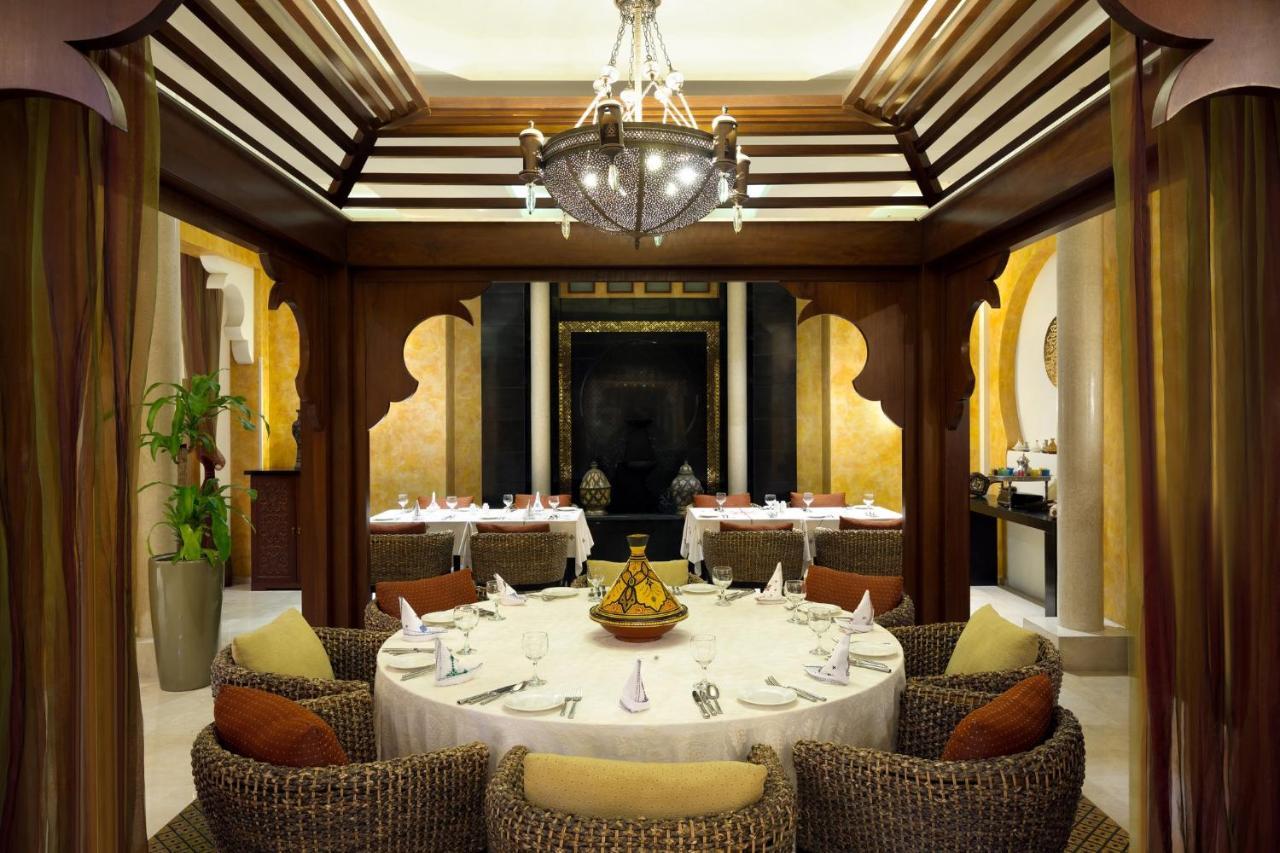 คราวน์ พลาซา อัล โคบาร์ Hotel อัลโคห์บาร์ ภายนอก รูปภาพ The restaurant