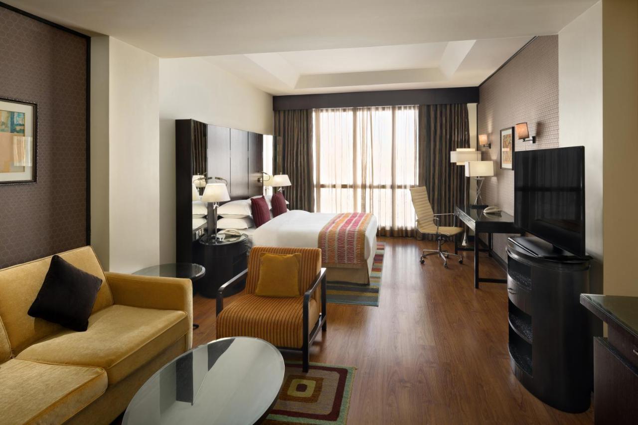คราวน์ พลาซา อัล โคบาร์ Hotel อัลโคห์บาร์ ภายนอก รูปภาพ